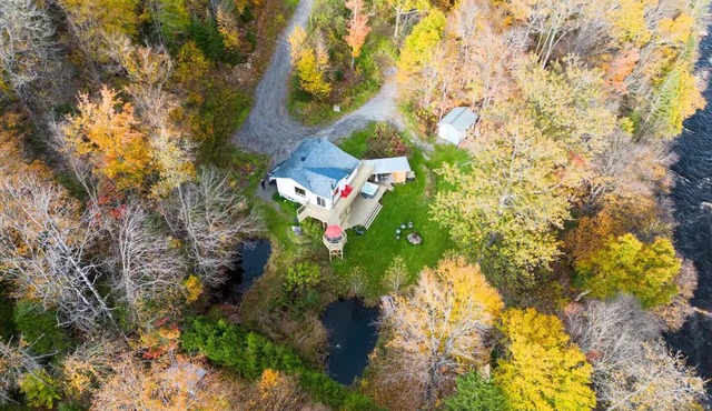 Riverside cottage with hot tub - Le chaga - Pet friendly!