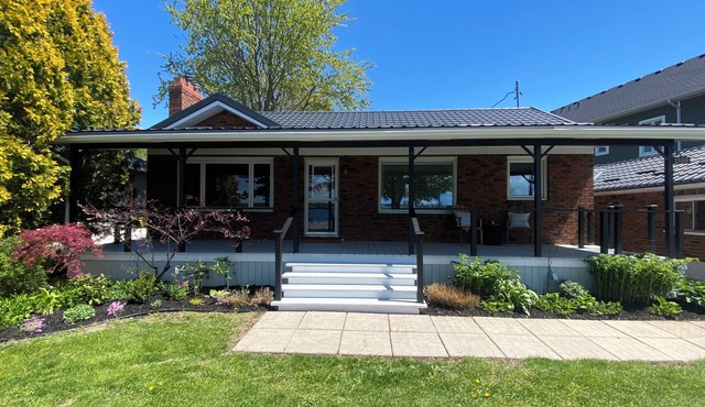 River’s Edge Cottage - St. Clair River Trail - Spectacular view!