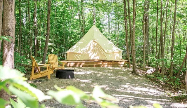 Romantic Glamping Retreat: Pretty Bell Tent near Tobermory, Canada