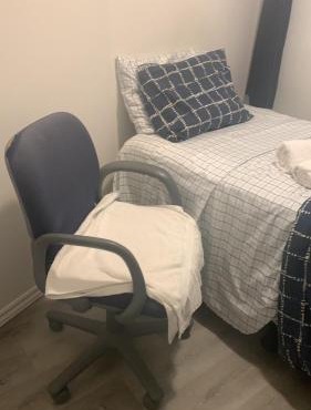 Room downtown 3minute walk Uottawa train station