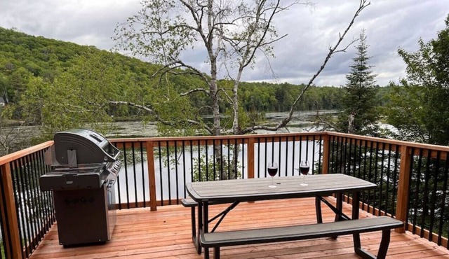 Rugged Luxury Chalet - Relax & Adventure Awaits