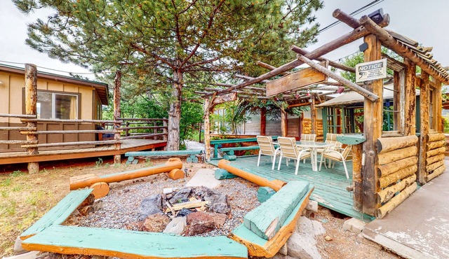 Rustic studio with marvelous mountain views in Cedaredge