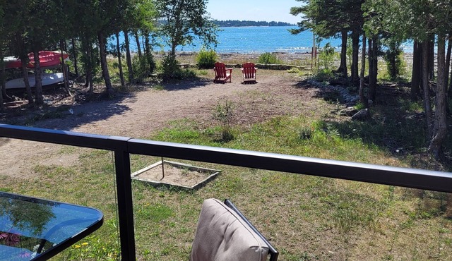 síocháin ("Peace" in Gaelic) Waterfront Chalet
