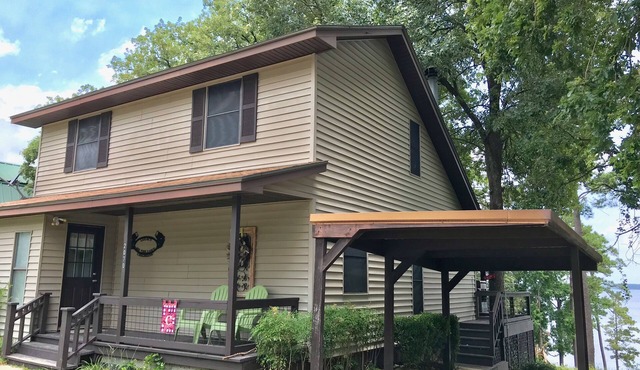 Sam Rayburn Lake Waterfront: 3 BR, 2 Bath, Sandy Beach, Swim, Fish, Hike, & WiFi