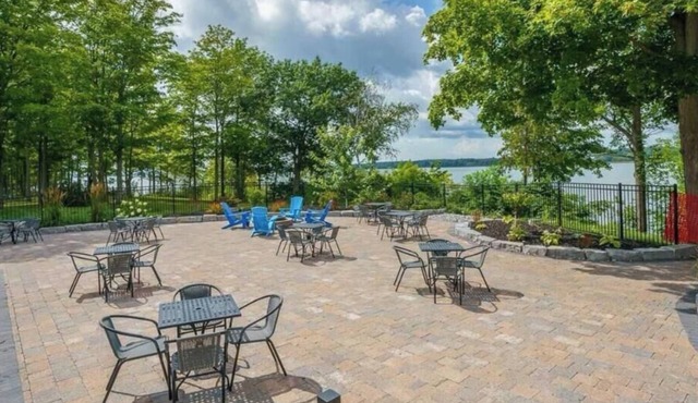 Sandbanks! Enjoy beach, pools, courts & private cottage in picturesque PEC.