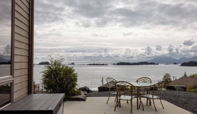 Sandy Beach Vista: 3 BR, 2.5 BA House in Sitka, Sleeps 6