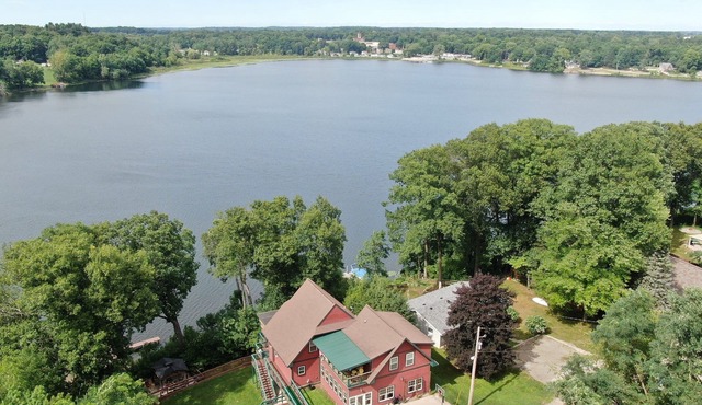 Sandy Beach Wheelchair-Friendly Knotty Pine Lodge w/47 Wooded Acres!