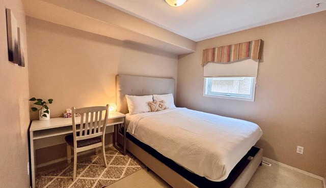 Saskatoon Lashyn Cove Homestay