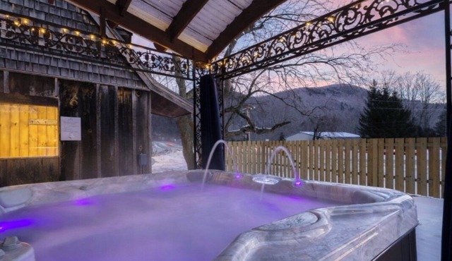 Scenic Rt 4: Hot tub, minutes to everything! in Bridgewater