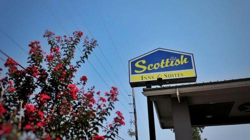 Scottish Inns & Suites Shenandoah Woodlands Mall