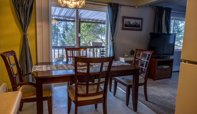 SeaGypsy Escape: 3 BR, 1 BA Apartment in Sitka, Sleeps 5