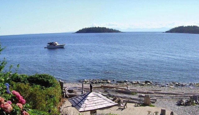 Sechelt Oceanfront Suites in Sechelt