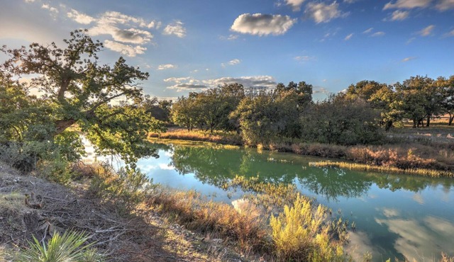Secluded & Spacious River Retreat With A View