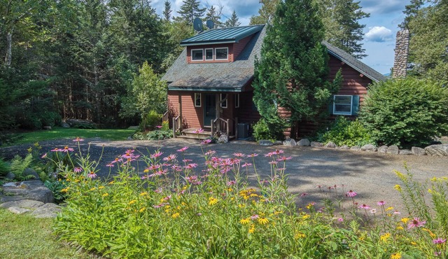Second Wind - Private vacation home right on Mooselookmeguntic Lake in Rangeley