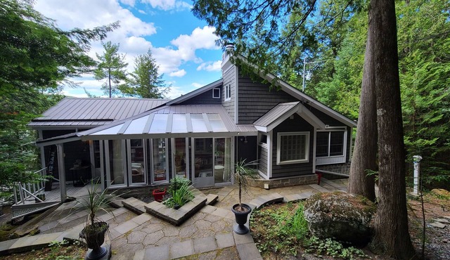 Seductive cottage with spa