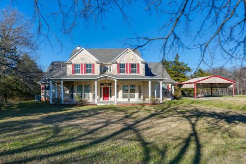 Serene 50-Acre Nature Retreat Near Melissa & Anna