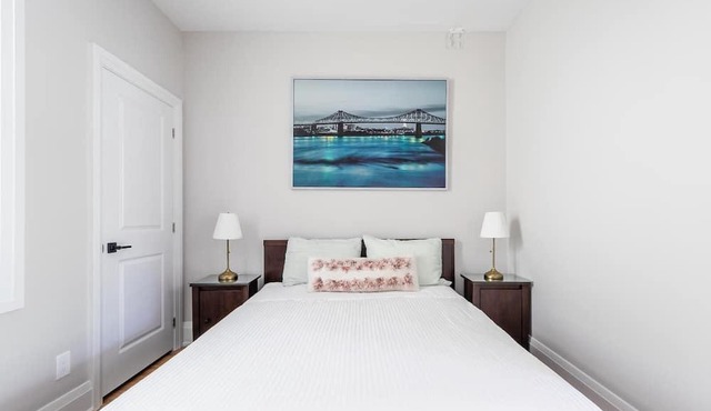 SimplyComfort. Stylish 2Br Apartment in the Heart of Hamilton