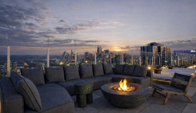 Skyline Views Rooftop Infinity Pool Rainey St