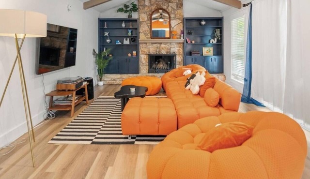 SoCo & Zilker 3BR | Private Yard Retreat