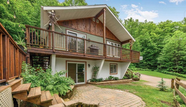 Spa, Game room, Waterfront | Le Refuge Vert