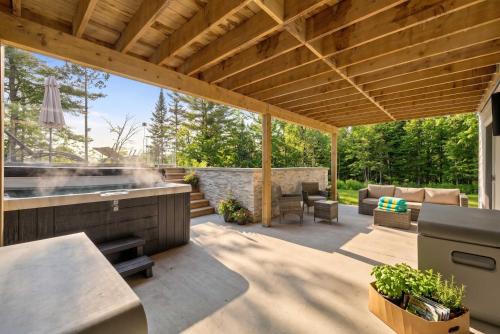 Spa Pool Table - Luxurious pool - Chalet Major International Sporting Event