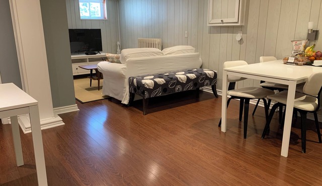 Spacious 1 Bedroom Suite on Subway Line!