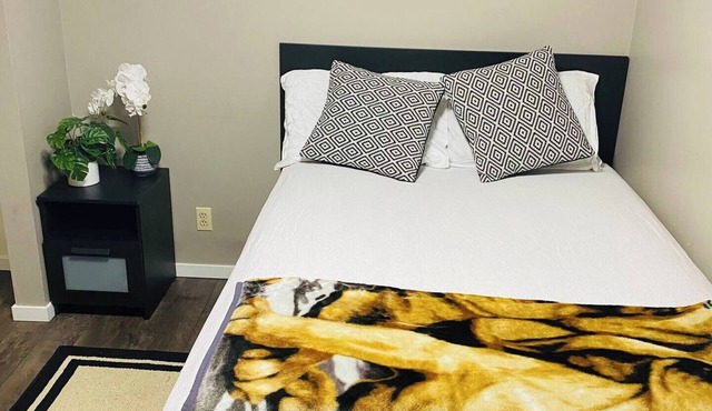 Spacious 2 bed basement suit in quite neighborhood