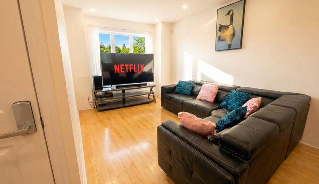 Spacious 2BR | FREE Parking + 1.5 Bath | Near YUL