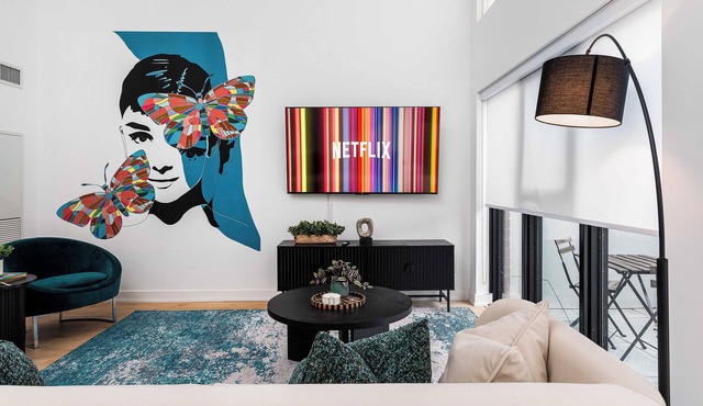 Spacious 3-bedroom condo apartment in awesome Toronto with AC