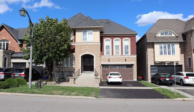 Spacious 3 Bedroom walkout Basement Apartment