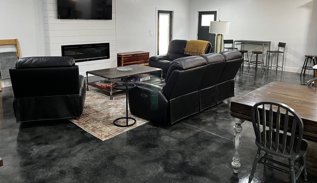 Spacious 4 bed, 4.5 bath