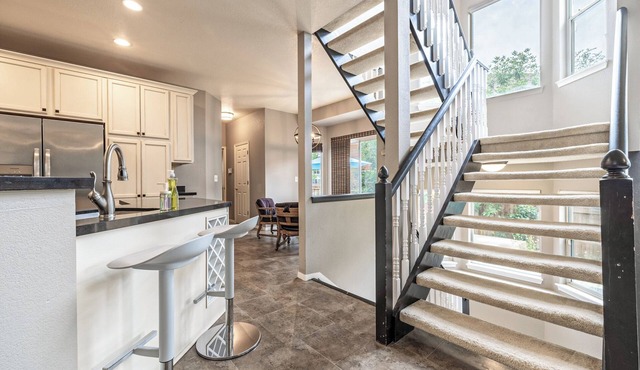 Spacious Centennial 4BR with Pool Table and Patio