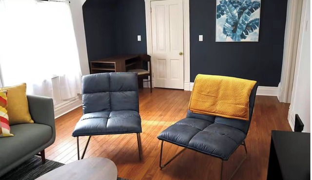 Spacious Century Gem in Downtown Winnipeg with parking