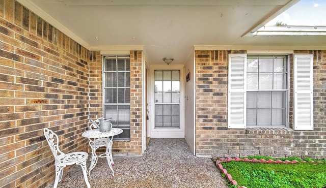 Spacious Houston Retreat 15 Min to NASA, Kemah & Downtown