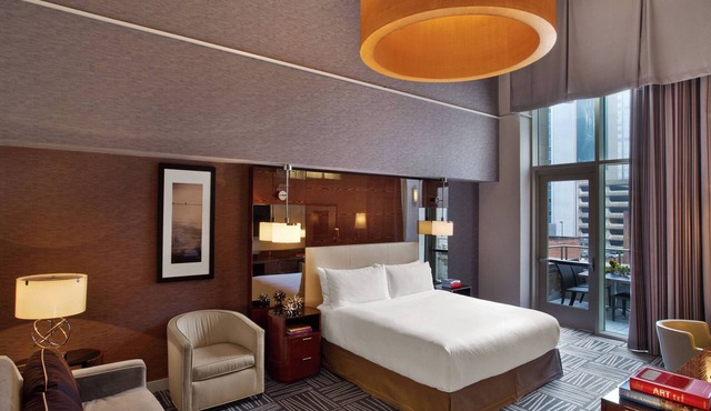 Spacious Indoor-Outdoor Suite Overlooking Downtown Dallas