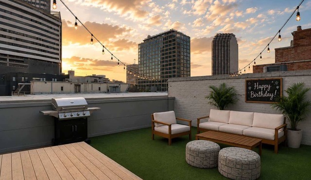 Spacious + Luxurious Artfilled Suites Near FQ+PKG
