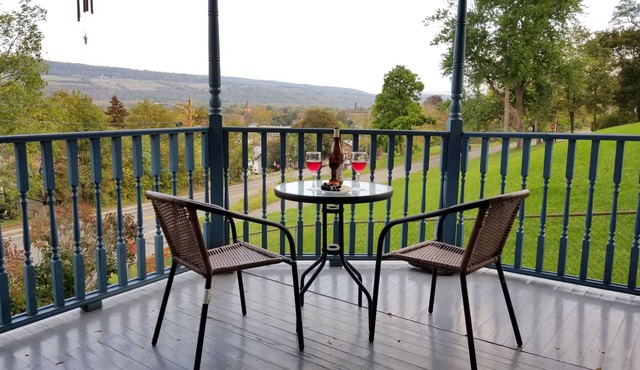 Spacious Sanctuary In The Heart Of Fingerlakes Wine Country