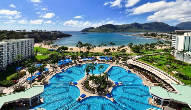 Spacious Suite w/Private Lanai | Beachfront Retreat w/Airport Shuttle