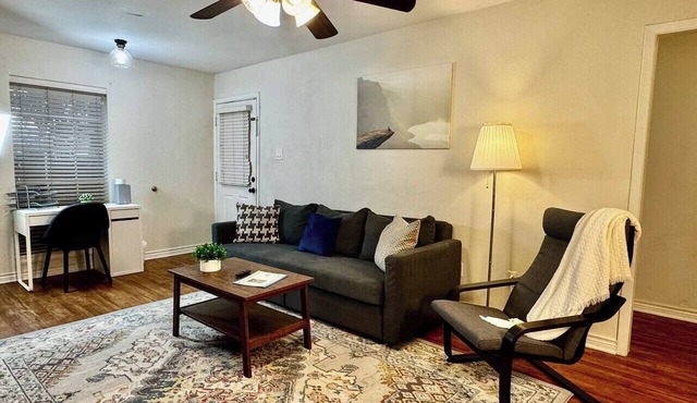 Spring Branch 2BR Private Patio + Workspace