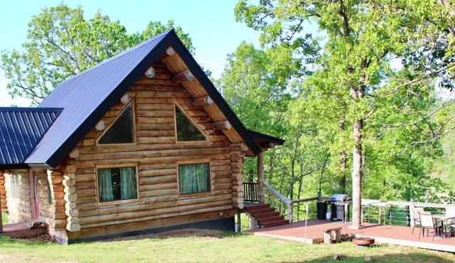 Spring Pond Cabin at White Buffalo Lodge; Family-sized with lake access