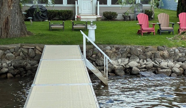 Spring Summer specials on newly remodeled lakefront home. May also book 2664590