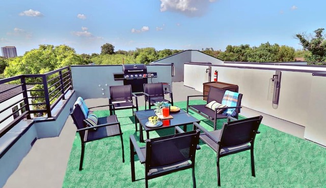 Star Point Spacious Family Townhome with Roof Deck