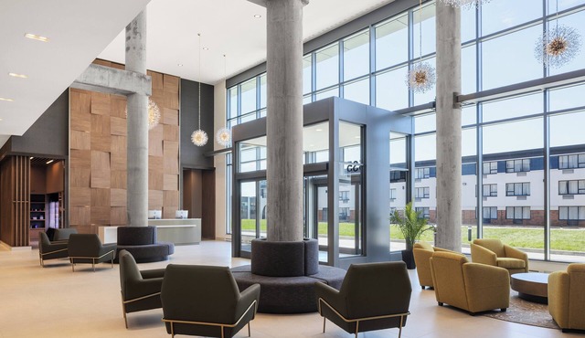Staybridge Suites Montréal Airport - St-Laurent by IHG