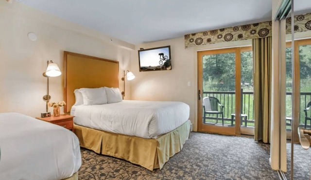 Streamside at Vail Upscale 1BR Condo with Mountain Views in Vail