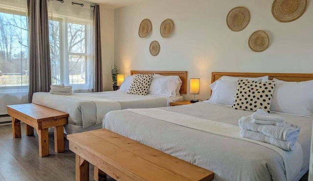 Studio 16 | 2 Min Waterfront | BBQ & Fireplace