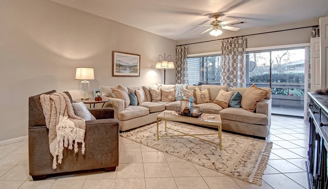 Stunning 2 bd 2 bth Ground Floor Condo Lake Conroe Near Clubhouse!