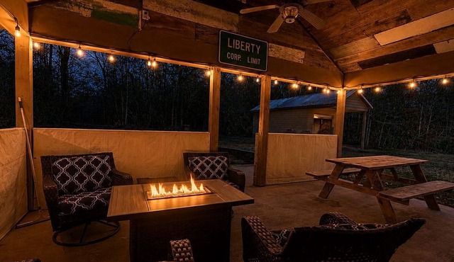 Stunning Creek-side Cabin Rental for Family Friendly Stays in Liberty, Mississippi