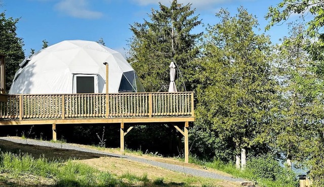 Stunning Dome with Barbecue and Great Vistas in Yarker, Ontario