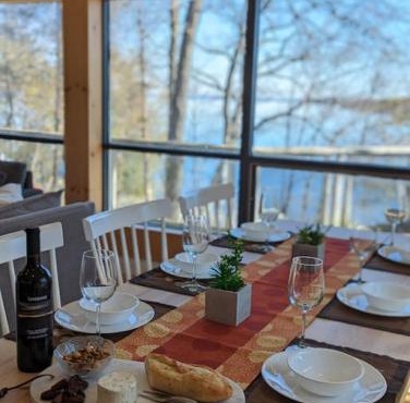 Stunning lakefront 4 season cottage in PEC