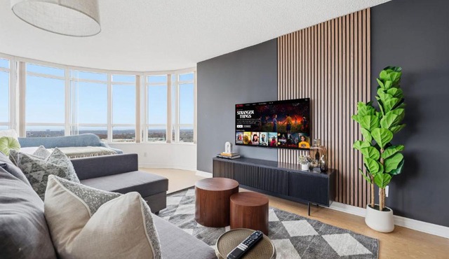 Stylish 2br High-Rise - Sleeps 7 - YYZ